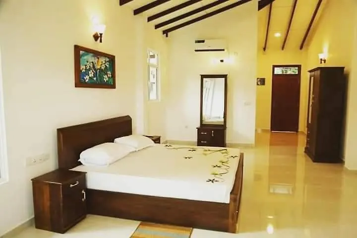 Hotel Rainbow Beach Negombo 2*,  Sri Lanka