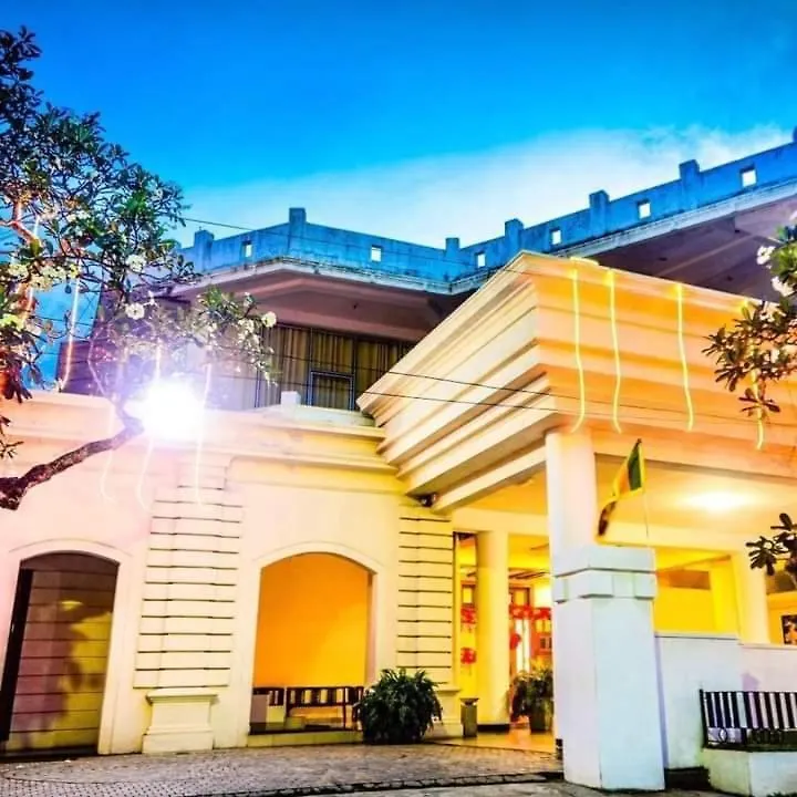 Hotel Rainbow Beach Negombo